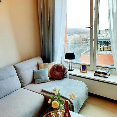 Champagne Apartment *